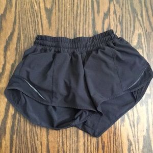black lulu lemon shorts
